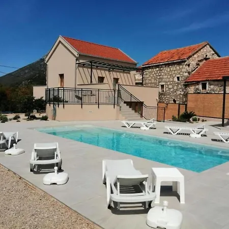 House Serenity With Pool בית נופש Vrgorac